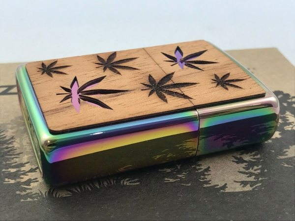 ZIPPO Woodchuck Mahagony Cannabis Rainbow beidseitig Feuerzeug - 60004581