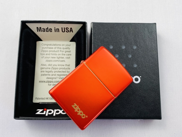 ZIPPO Rot Metallic Red Metal mit Logo Frühjahr 2021 Feuerzeug - 60005762